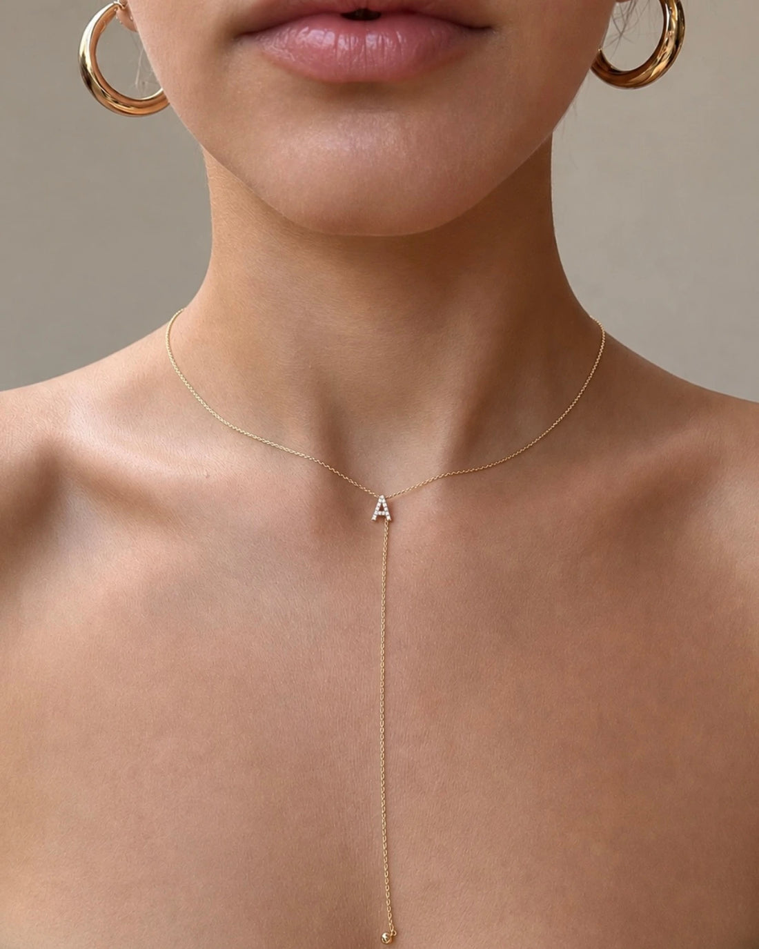 Como Minimal Initials Necklace